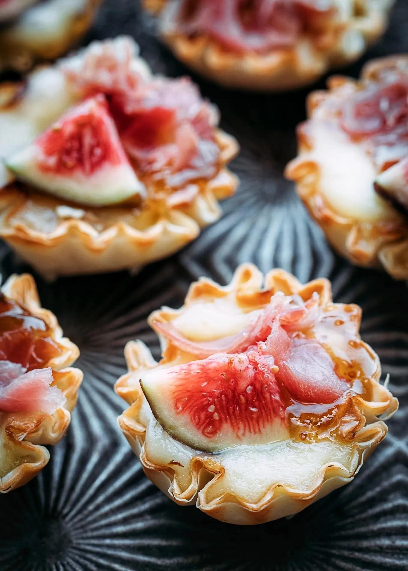 Baked Brie Fig Jam Bites