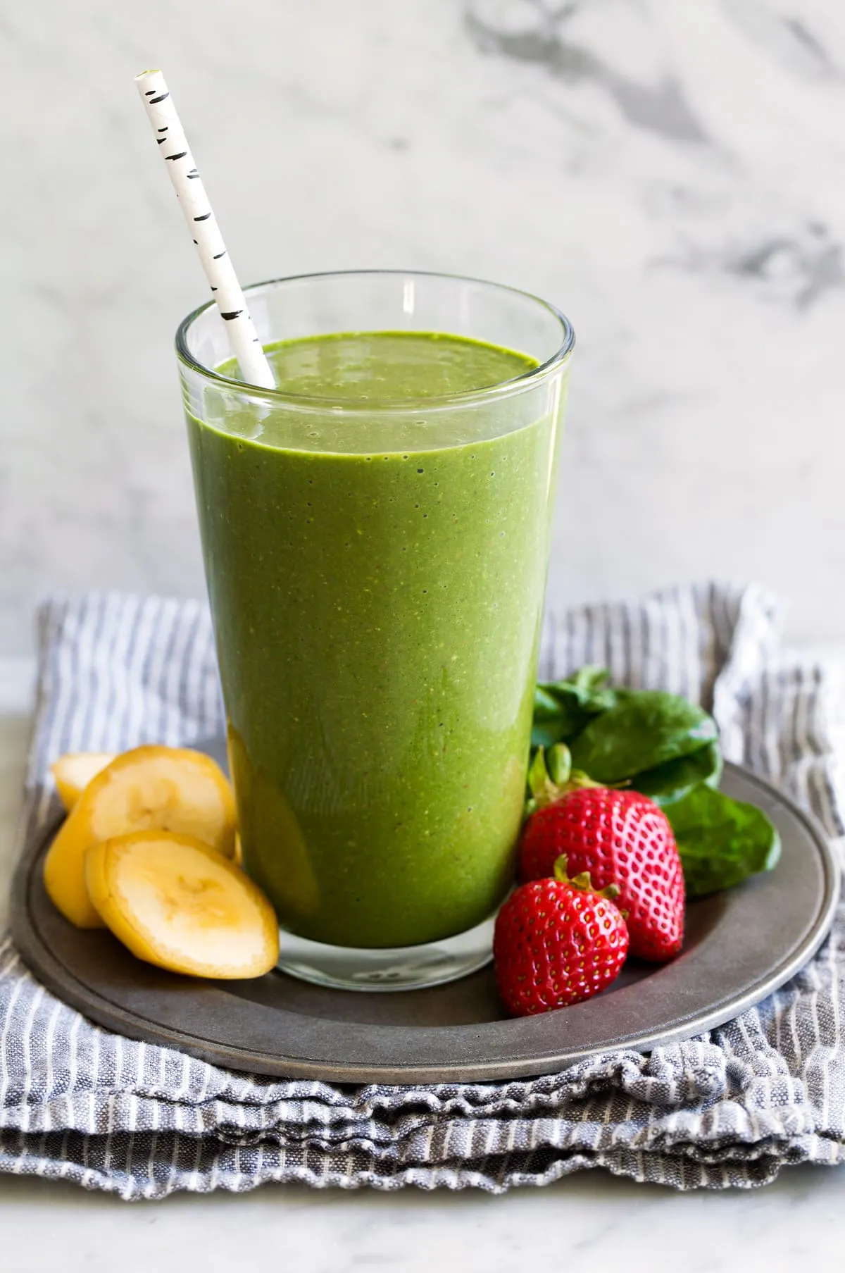Breakfast Berry Green Smoothie