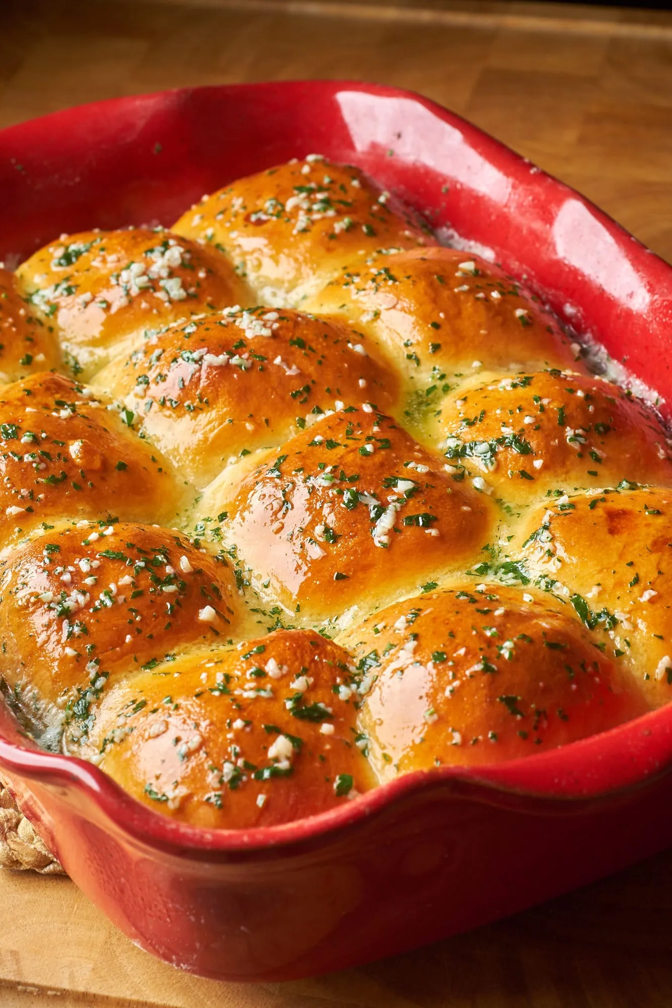 Cheesy Garlic Dinner Rolls