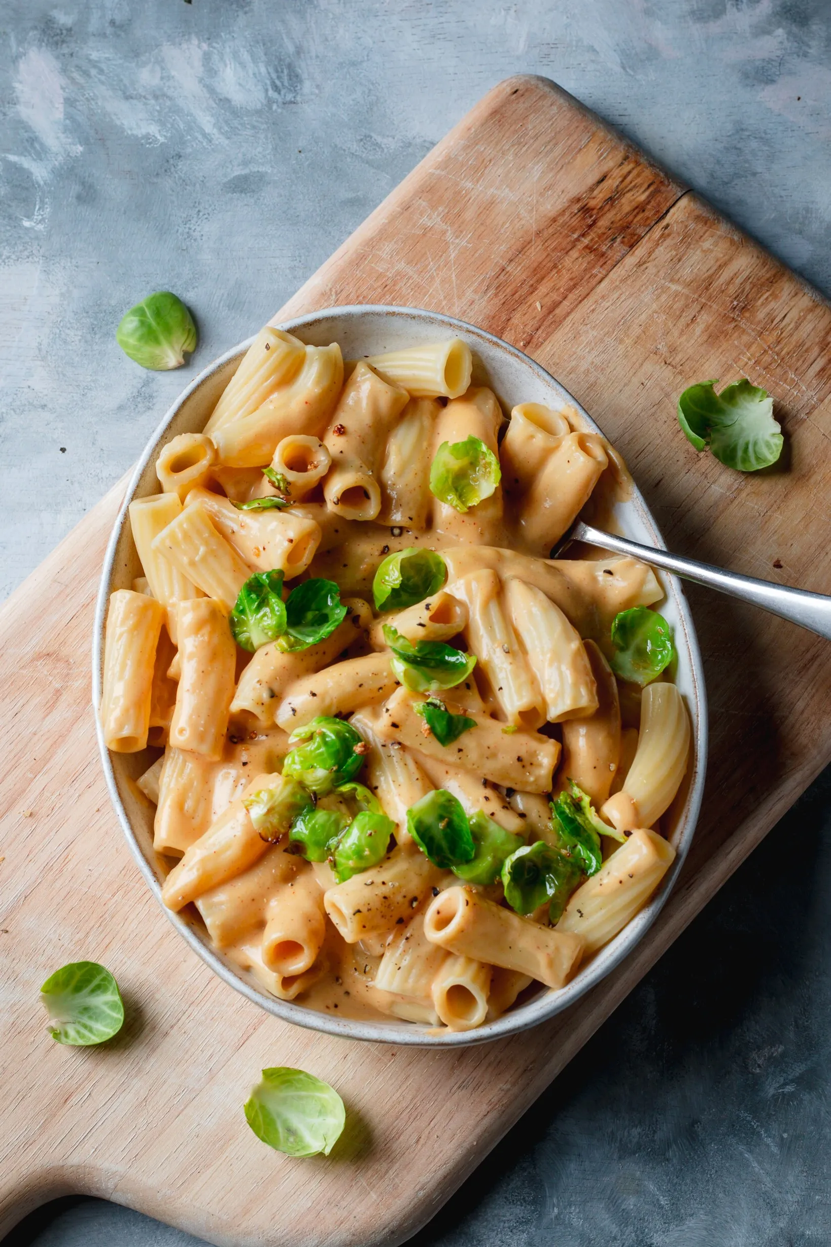 Cheezy Vegan Veggie Pasta