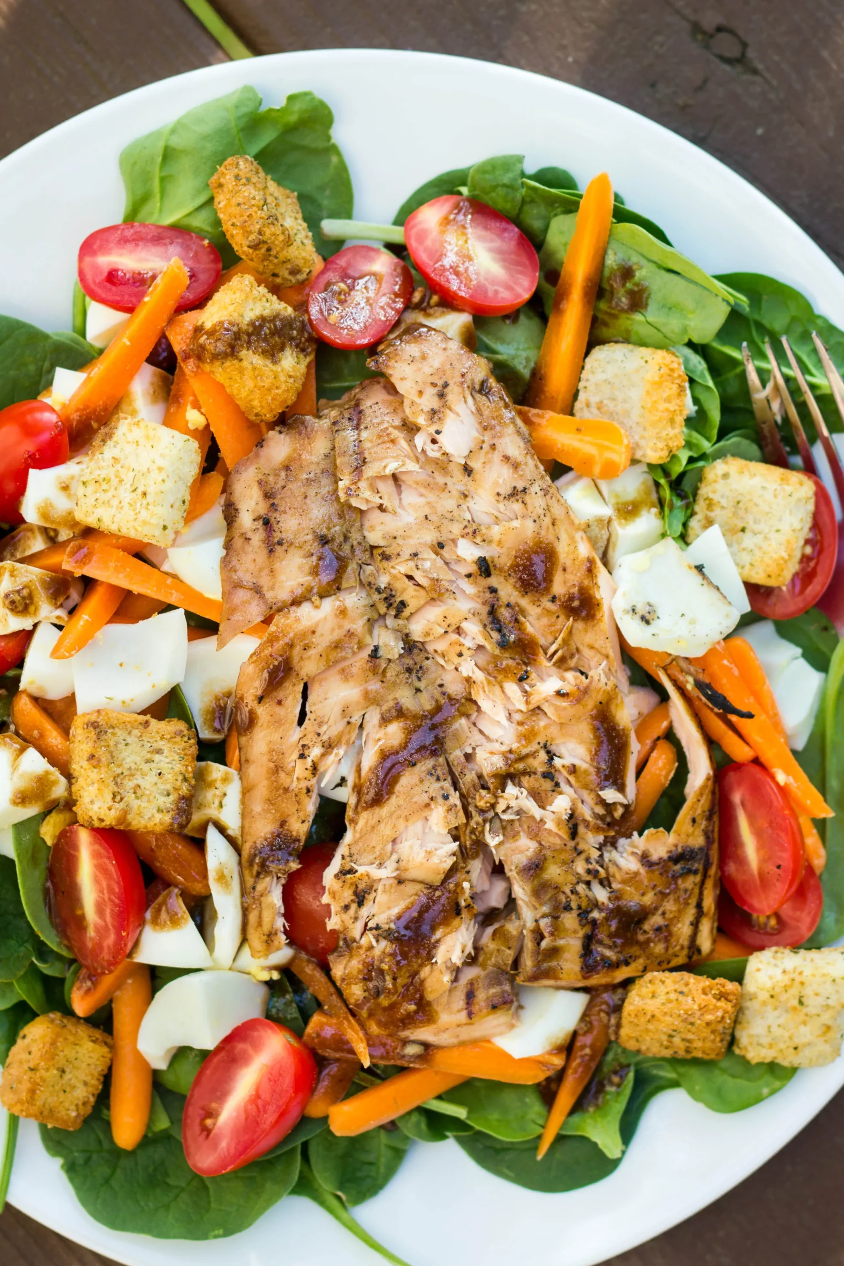 Chopped Salmon and Spinach Salad