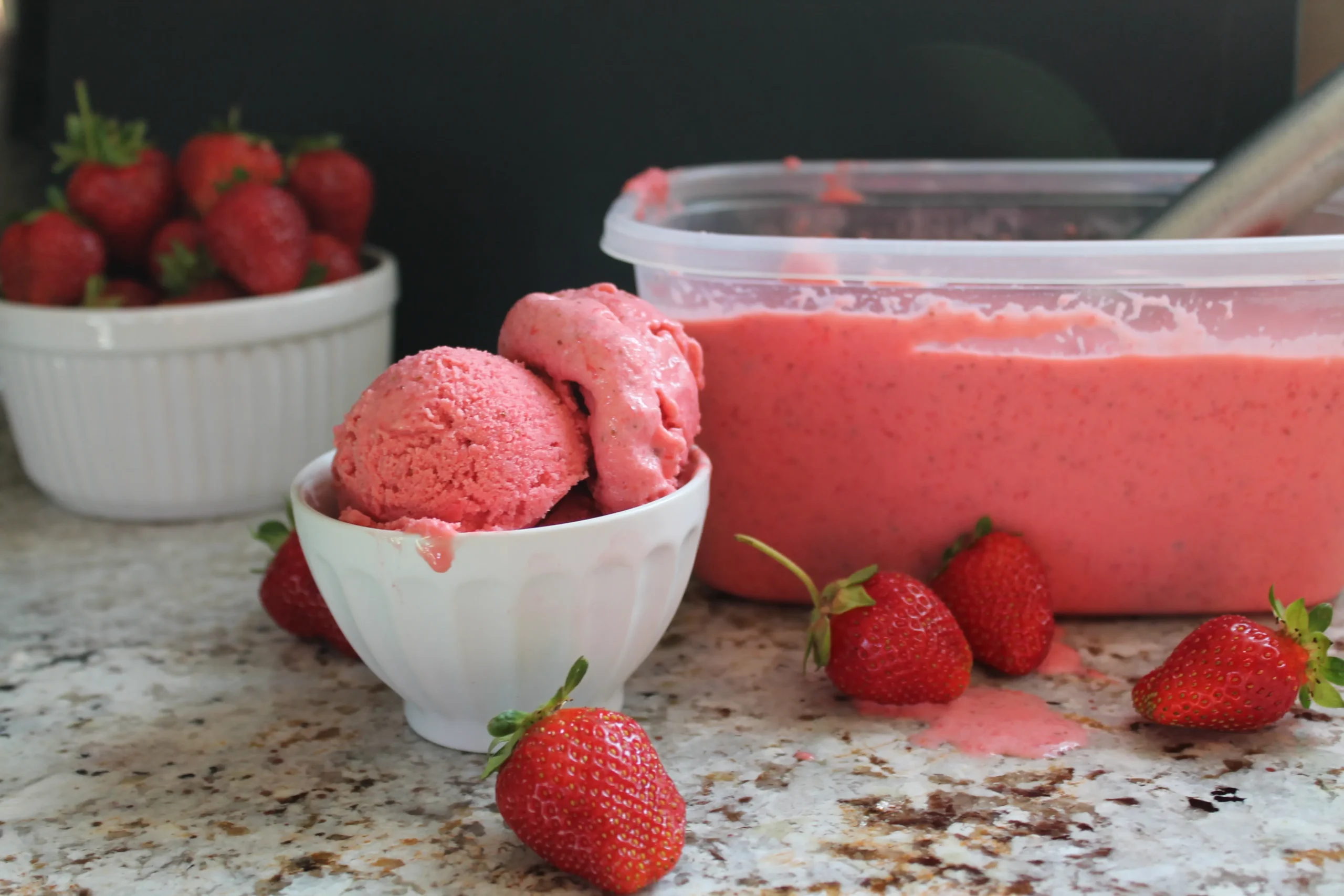 Clean Strawberry Frozen Yogurt