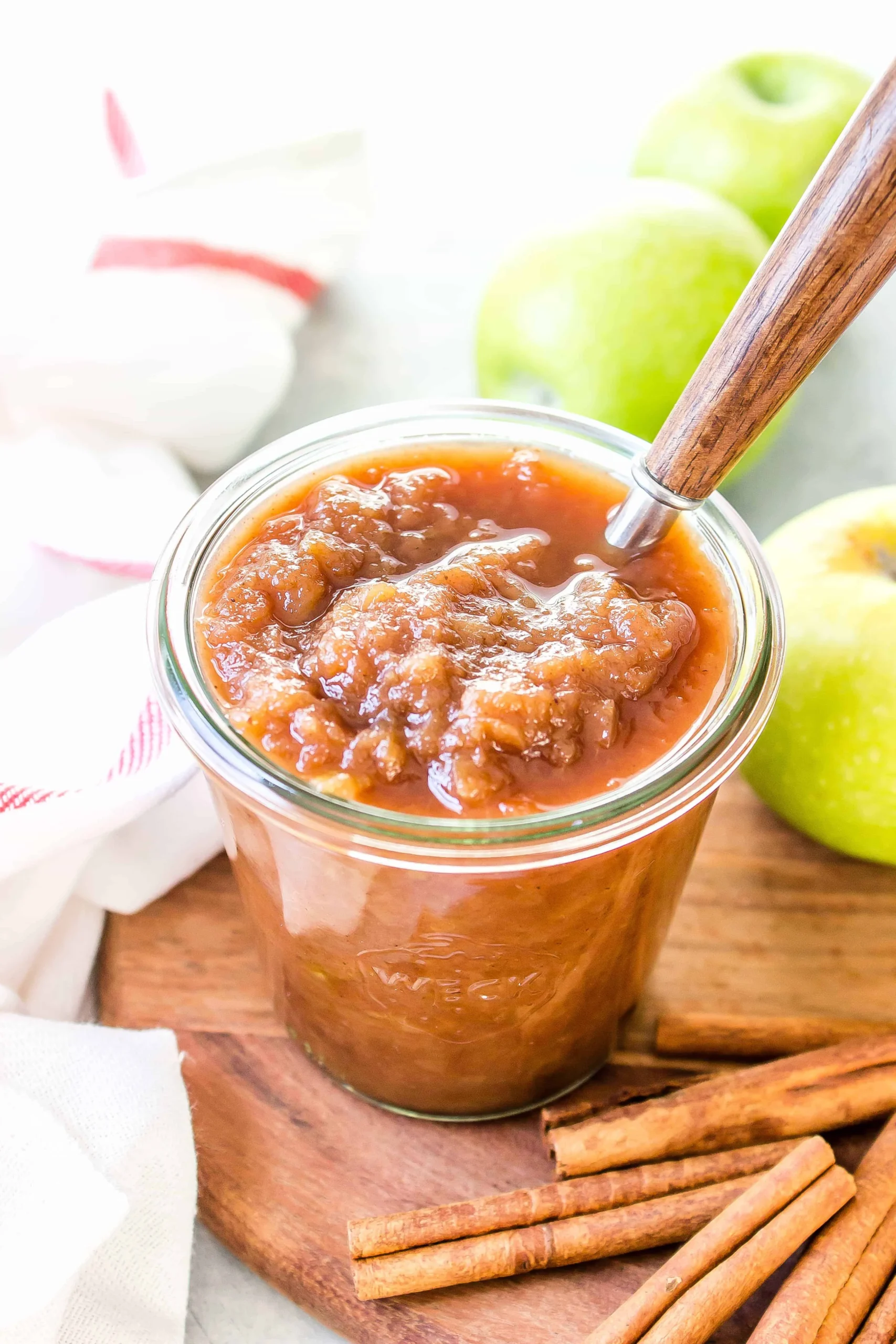 Crockpot Slow Cooker Chunky Cinnamon Applesauce