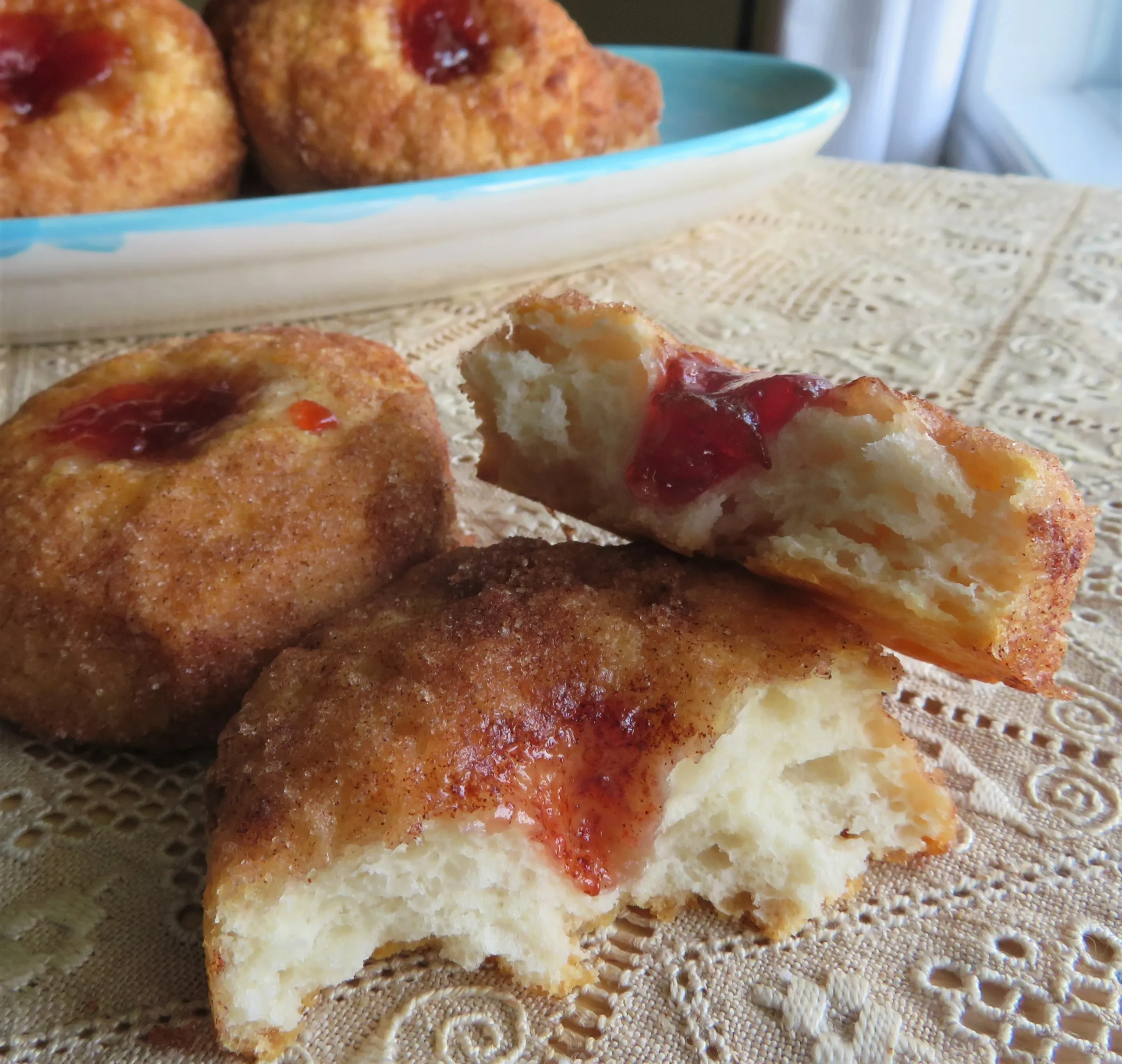 Easy Cinnamon Jelly Biscuits