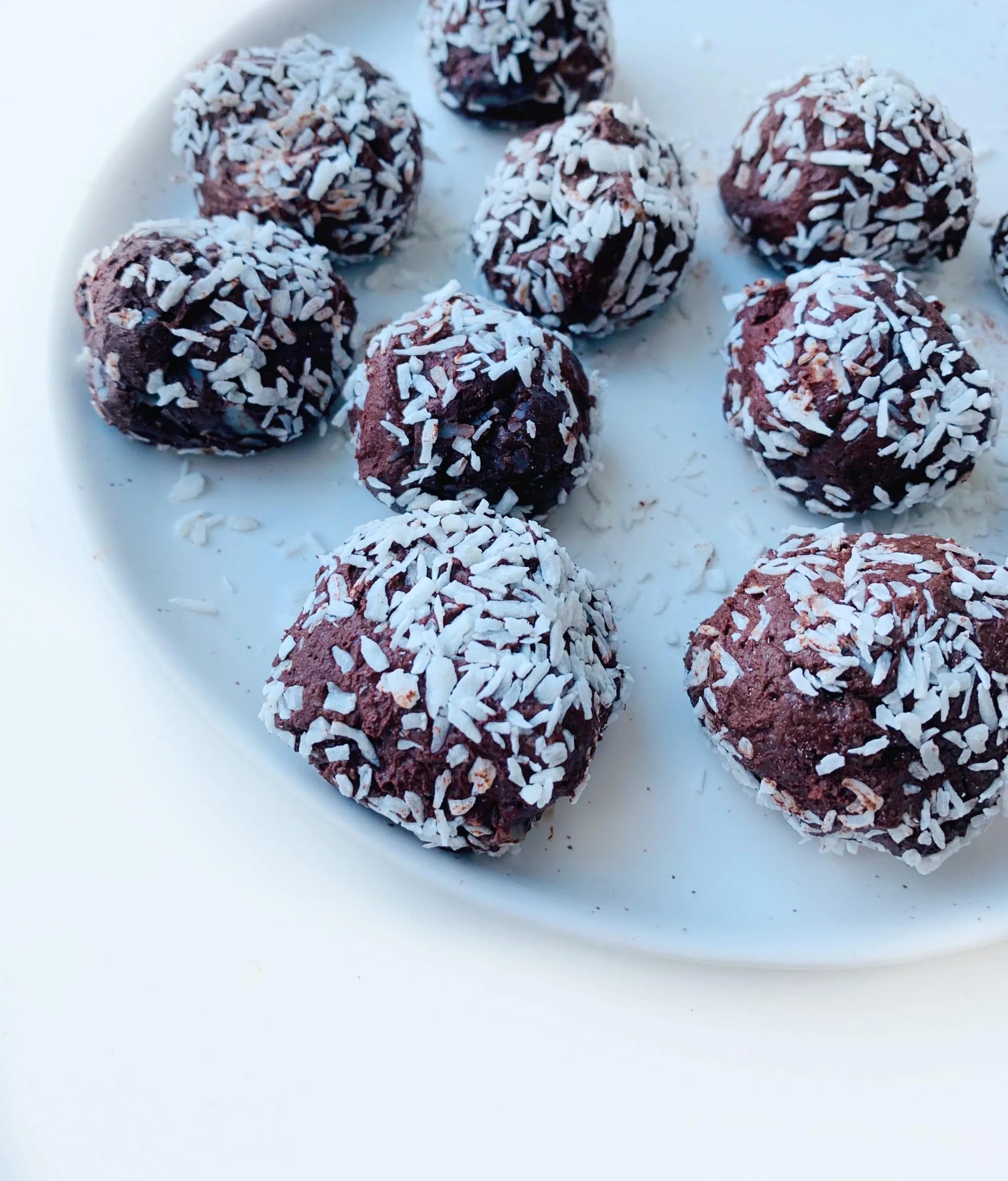 Easy Vegan Coconut Truffles