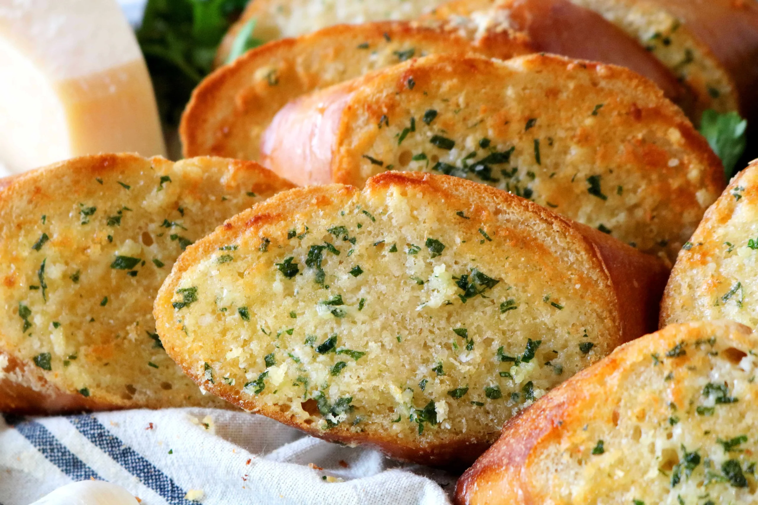 Garlic Bread with Roasted Garlic