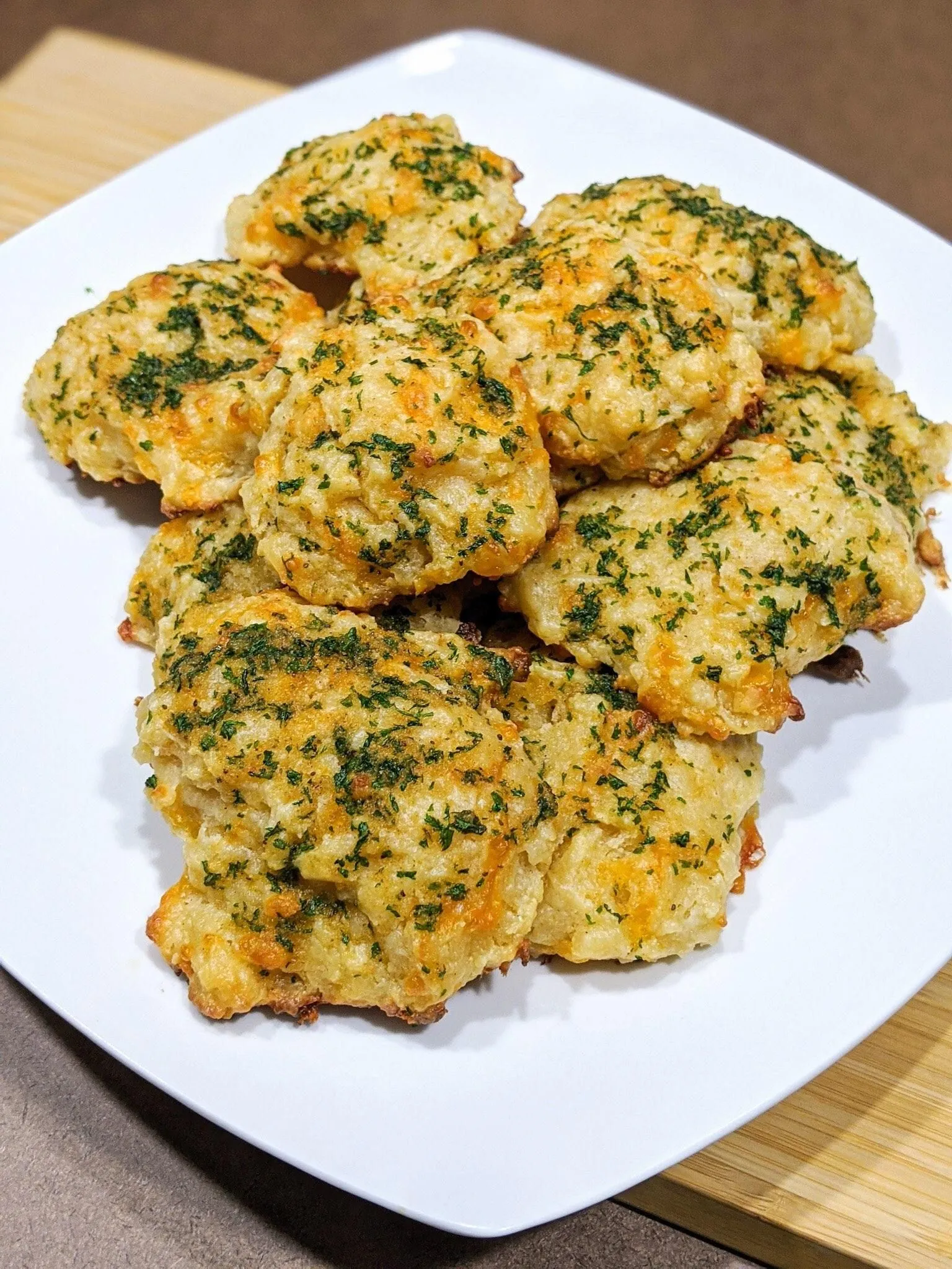 Garlic Cheddar Biscuits a la Red Lobster