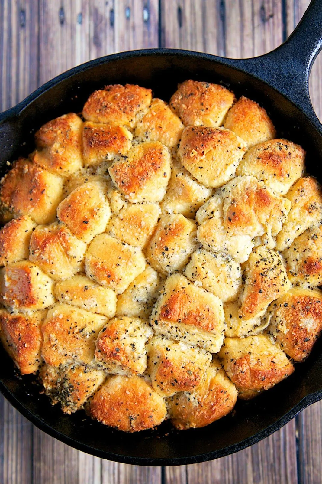 Garlic Parmesan Cast Iron Skillet Bread