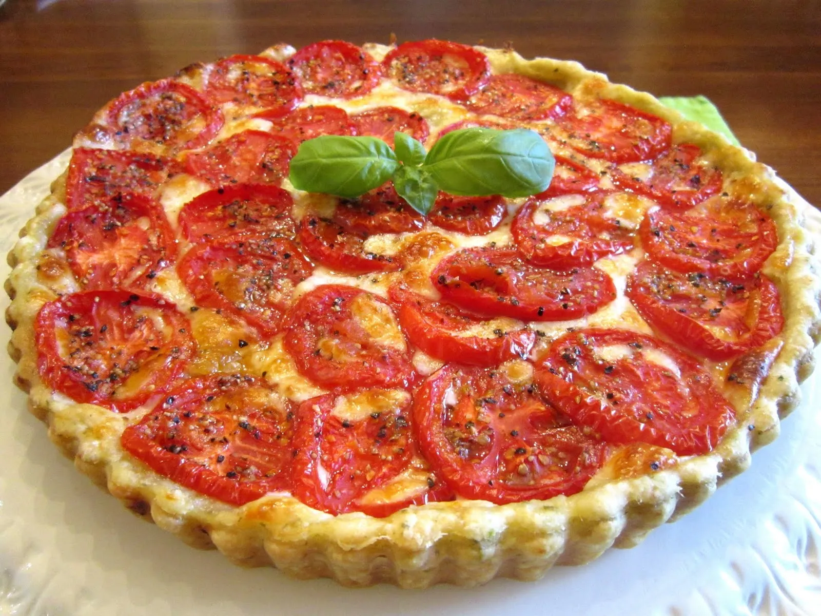 Garlic Tomato Basil Pie