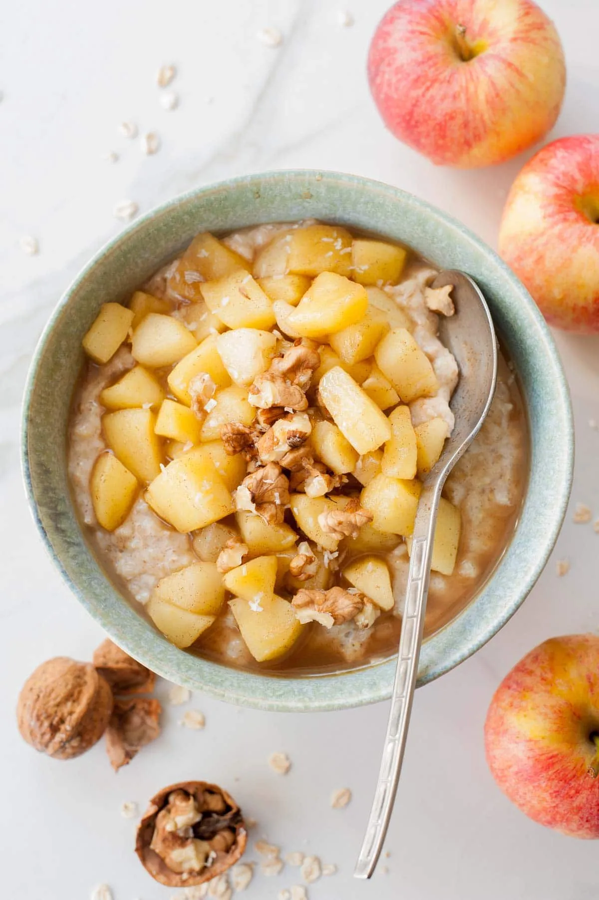Golden Cinnamon Applesauce Oatmeal