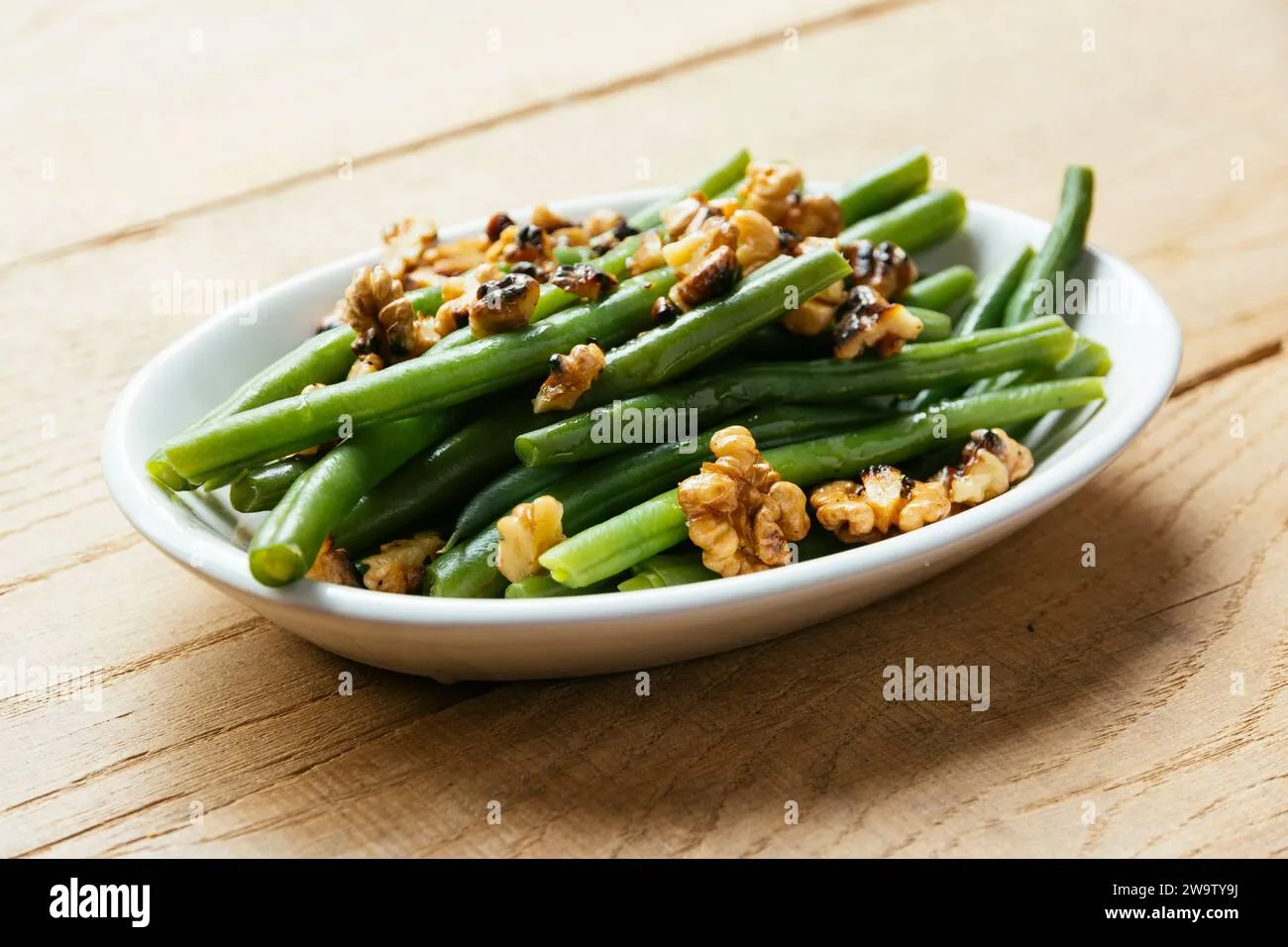 Green Beans with Walnuts and Balsamic