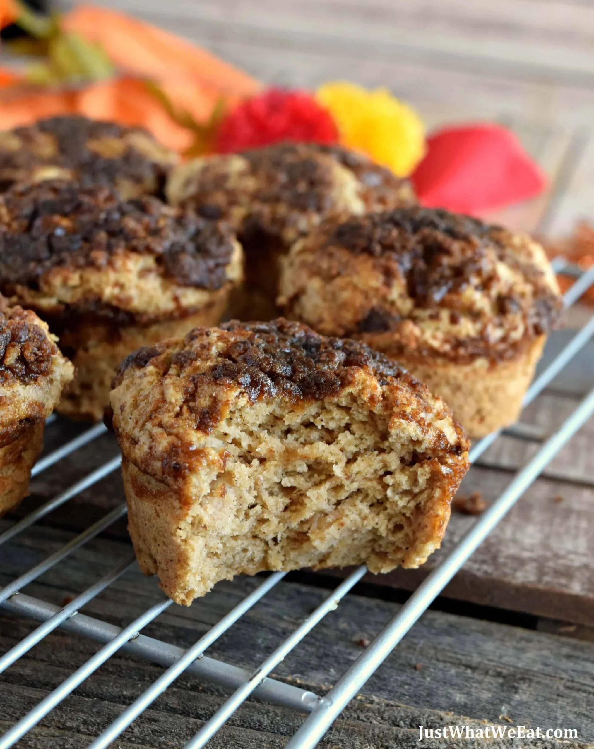 Healthy Apple Crumb Muffins