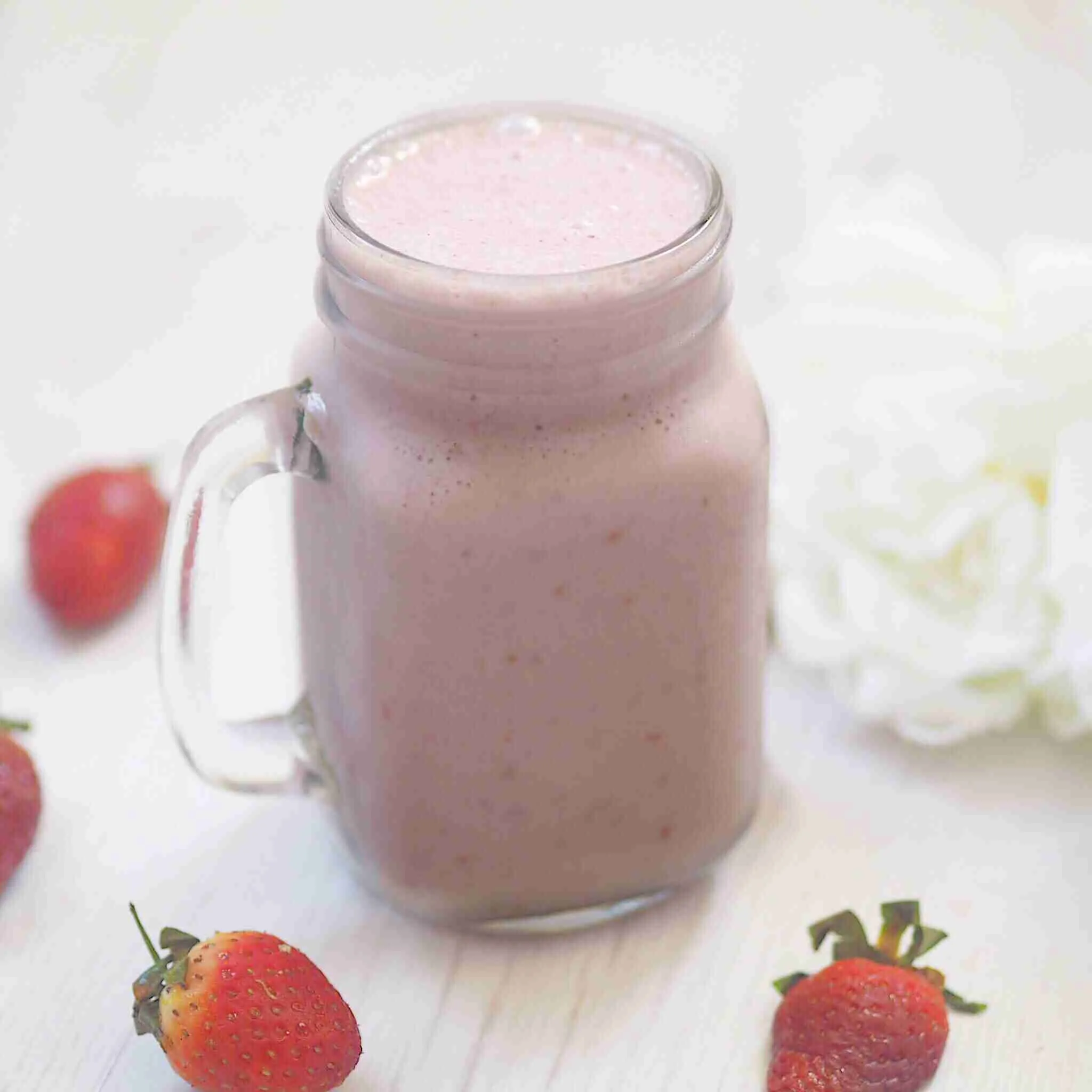 Healthy Strawberry Milkshake Vegan