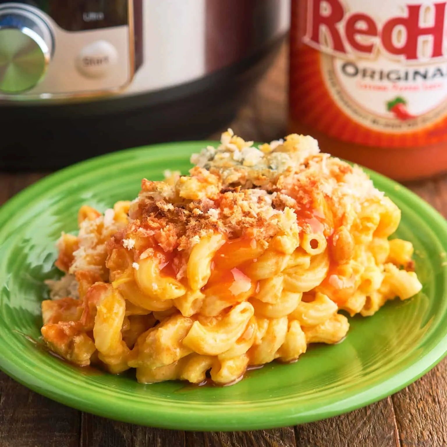 Instant Pot Buffalo Chicken Mac Cheese