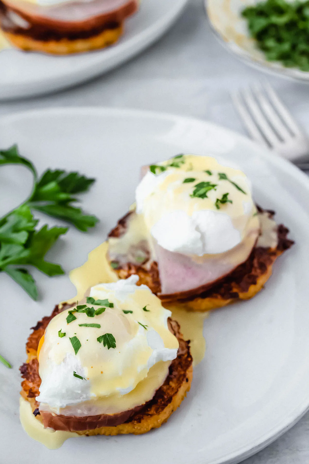 Keto Low Carb Cauliflower Eggs Benedict