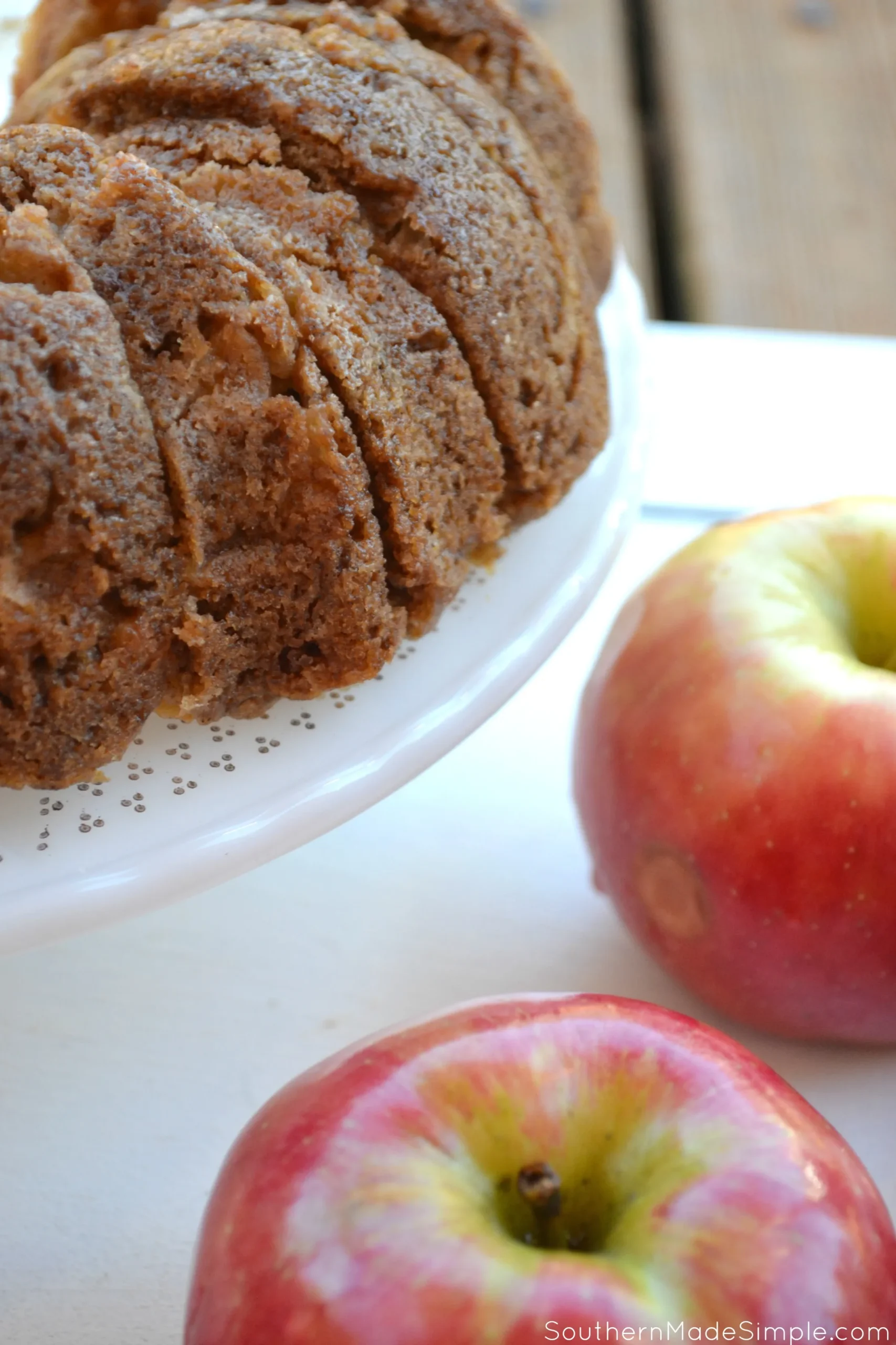 Lynn's Easy Apple Cake