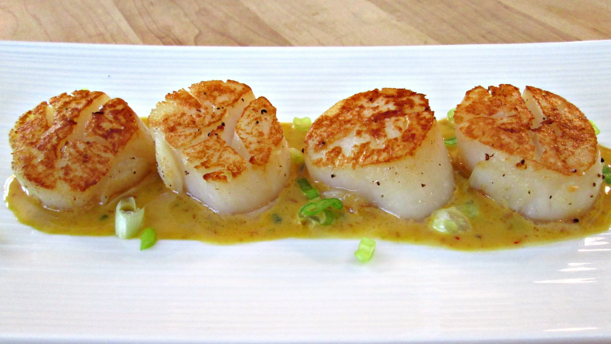 Main Scallops with Saffron and Cream