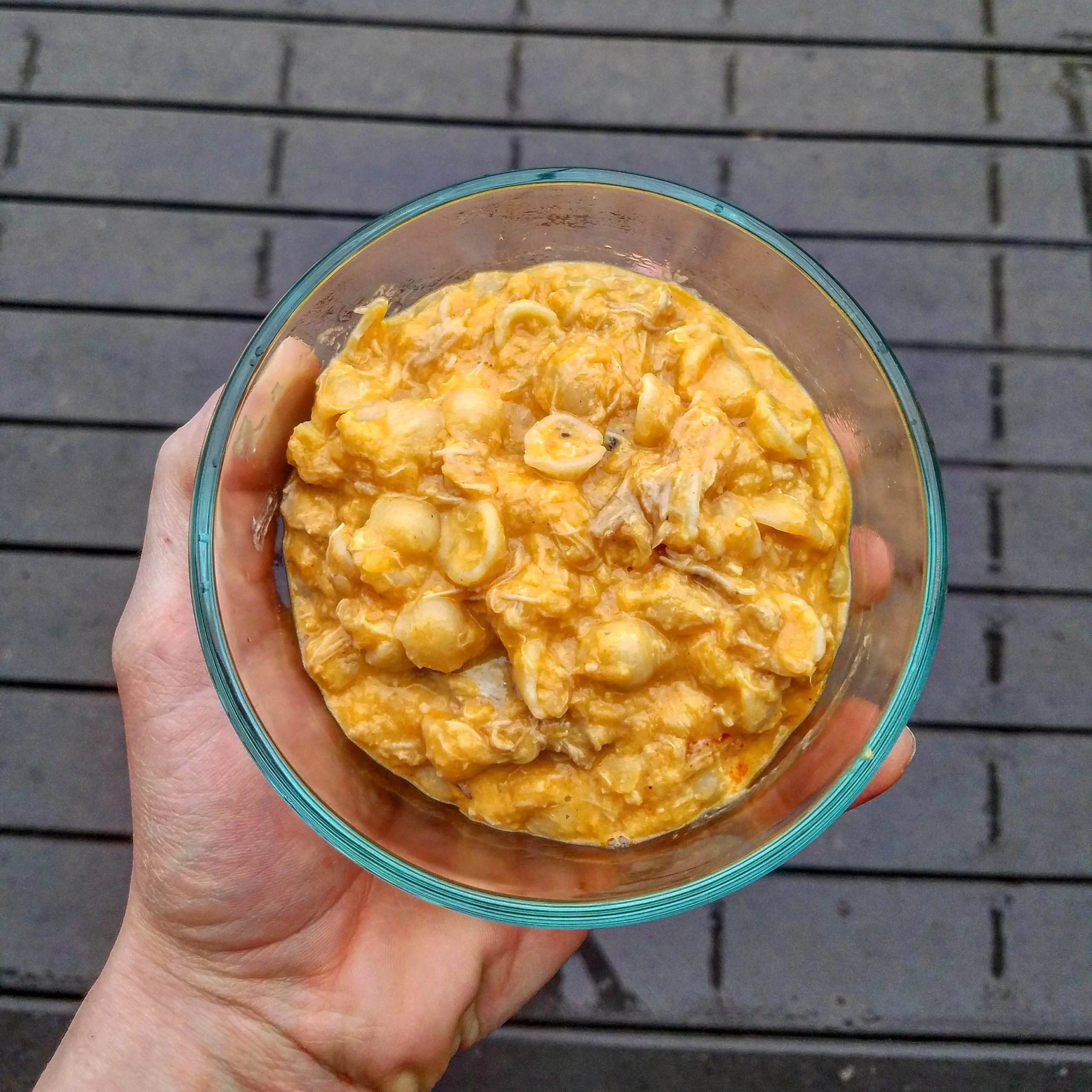 Meal Prep Buffalo Mac n Cheese