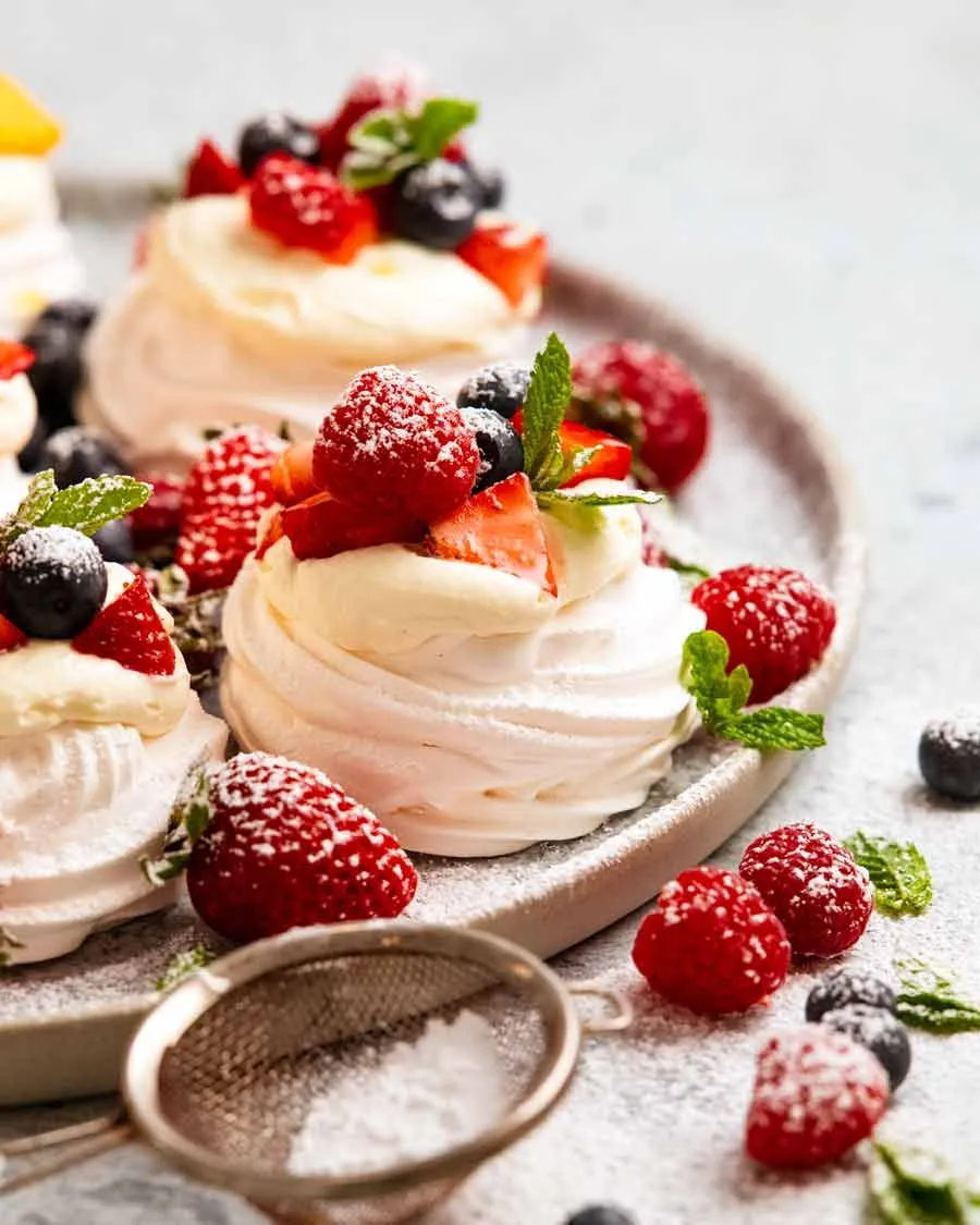 Mini Pavlova Cakes with Strawberries and Peaches