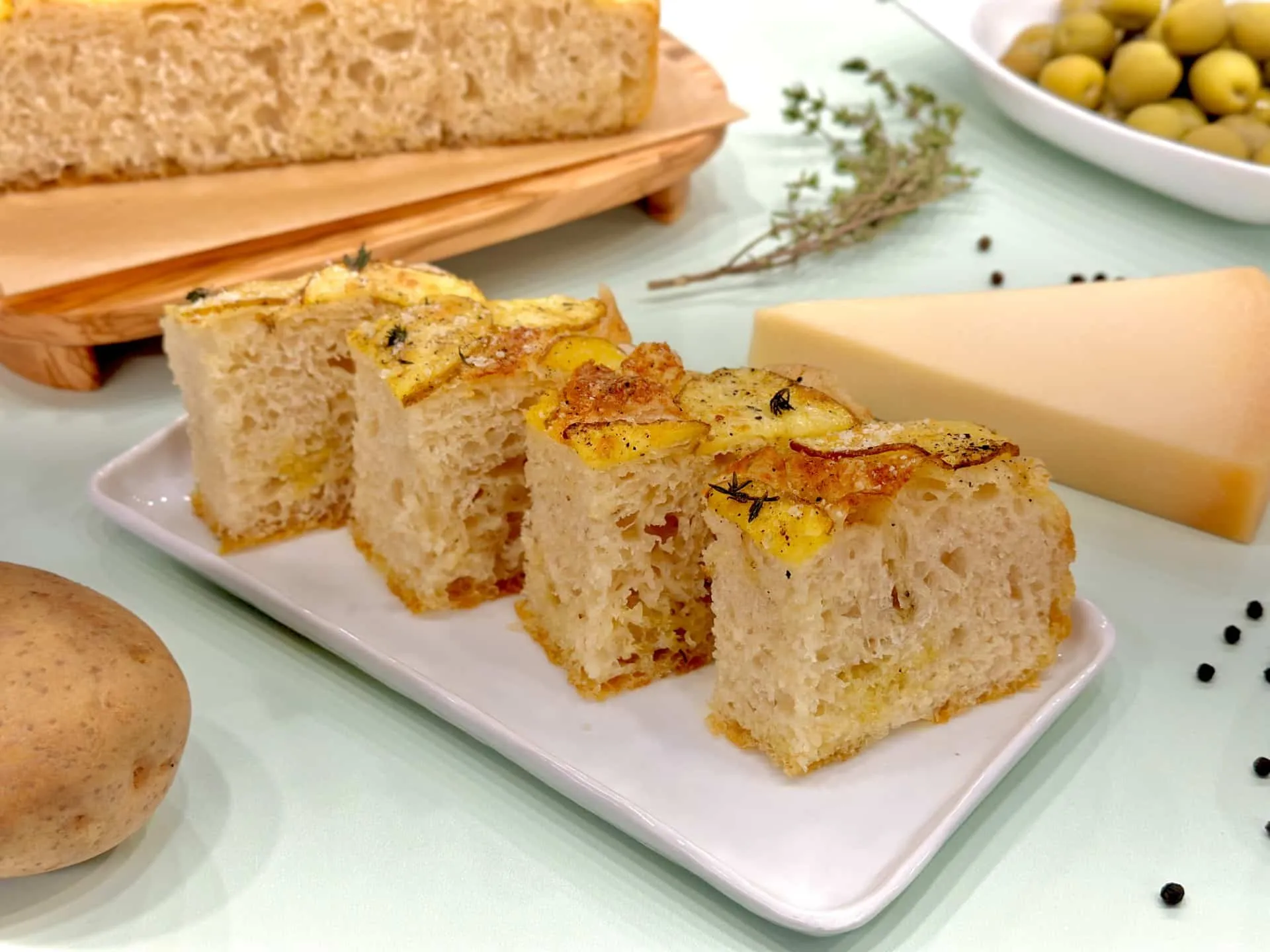 No Knead Black Pepper Focaccia