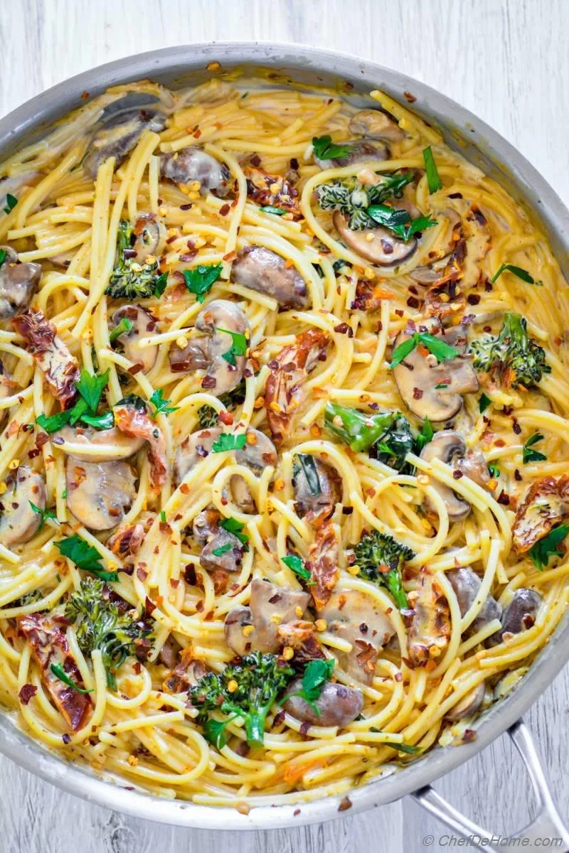 One Pot Gluten Free Spaghetti with Mushroom Sun Dried Tomato Cream Sauce