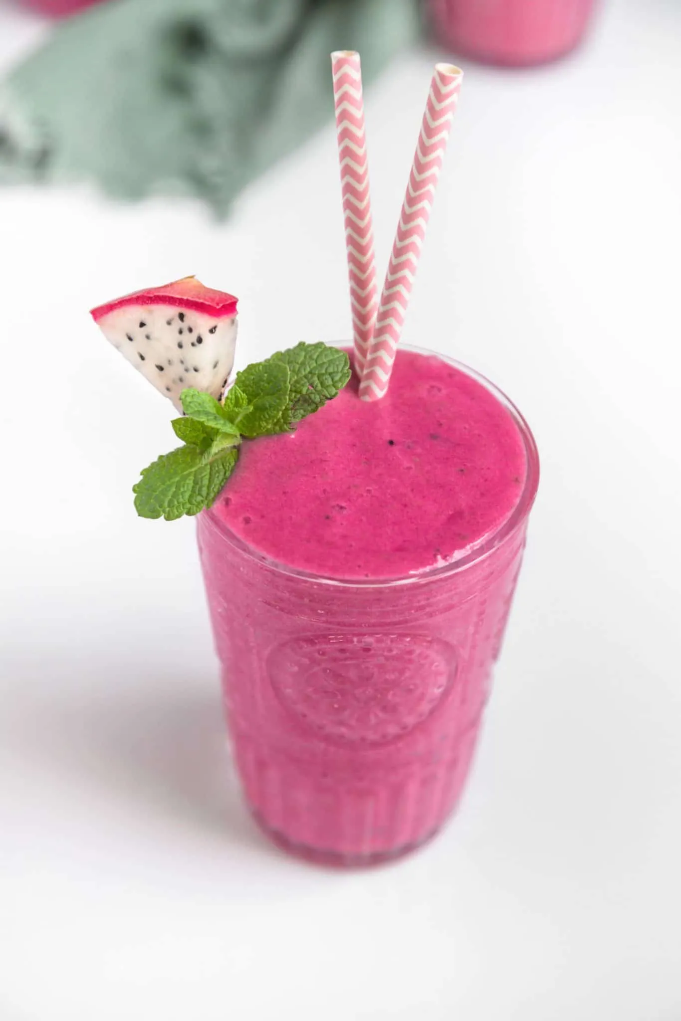 Pink Dragon Fruit Lemon Smoothie