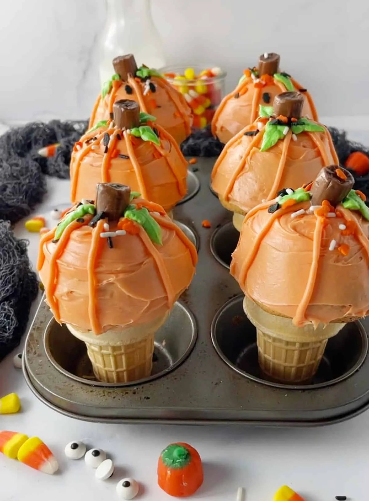 Pumpkin Ice Cream Cone Cupcakes