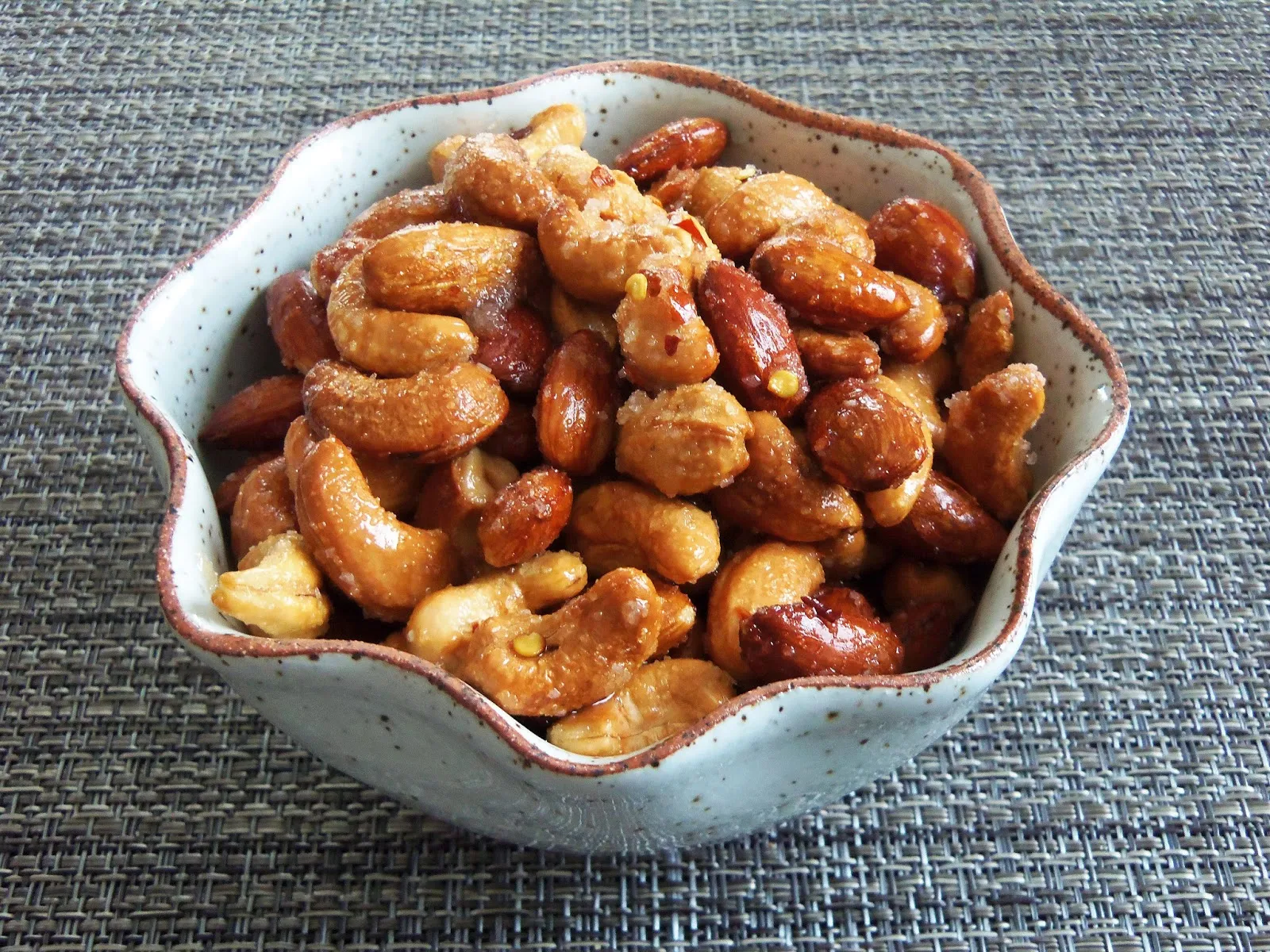 Roasted Chili Pepper Nuts