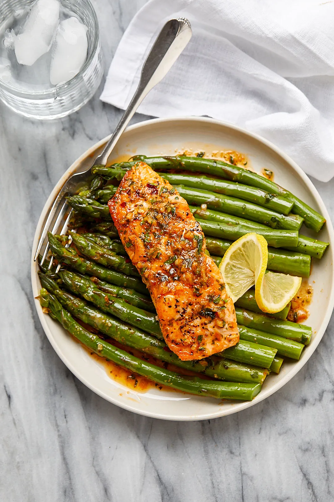Salmon Baked with Lemon and Asparagus