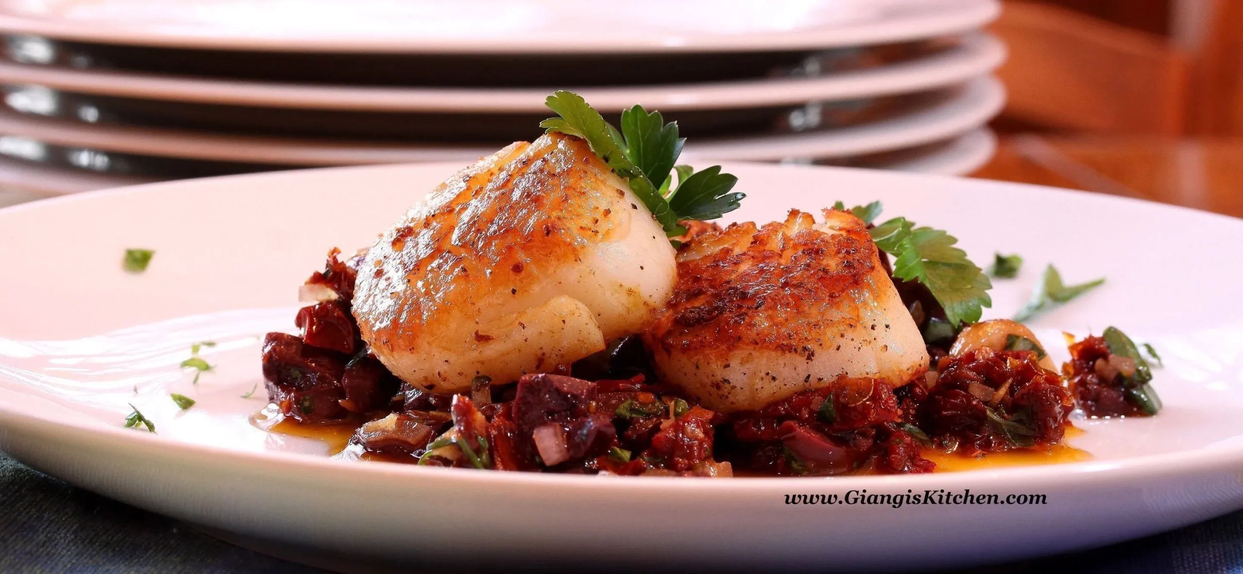Sea Scallops with Garlic and Tomatoes