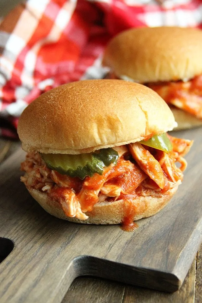 Slow Cooker Skinny Chicken Sloppy Joes