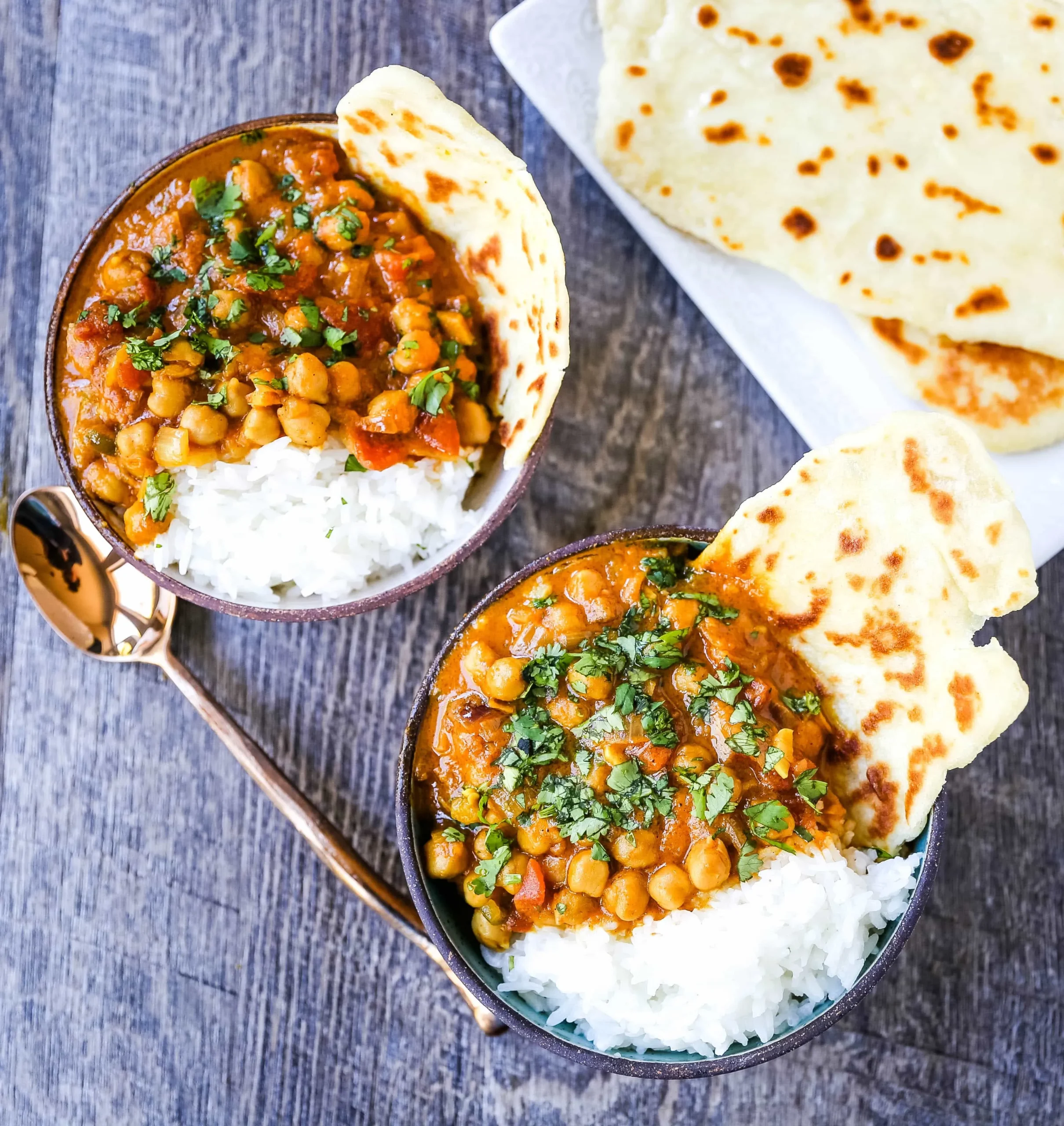Slow Cooker Vegan Coconut Chickpeas Curry