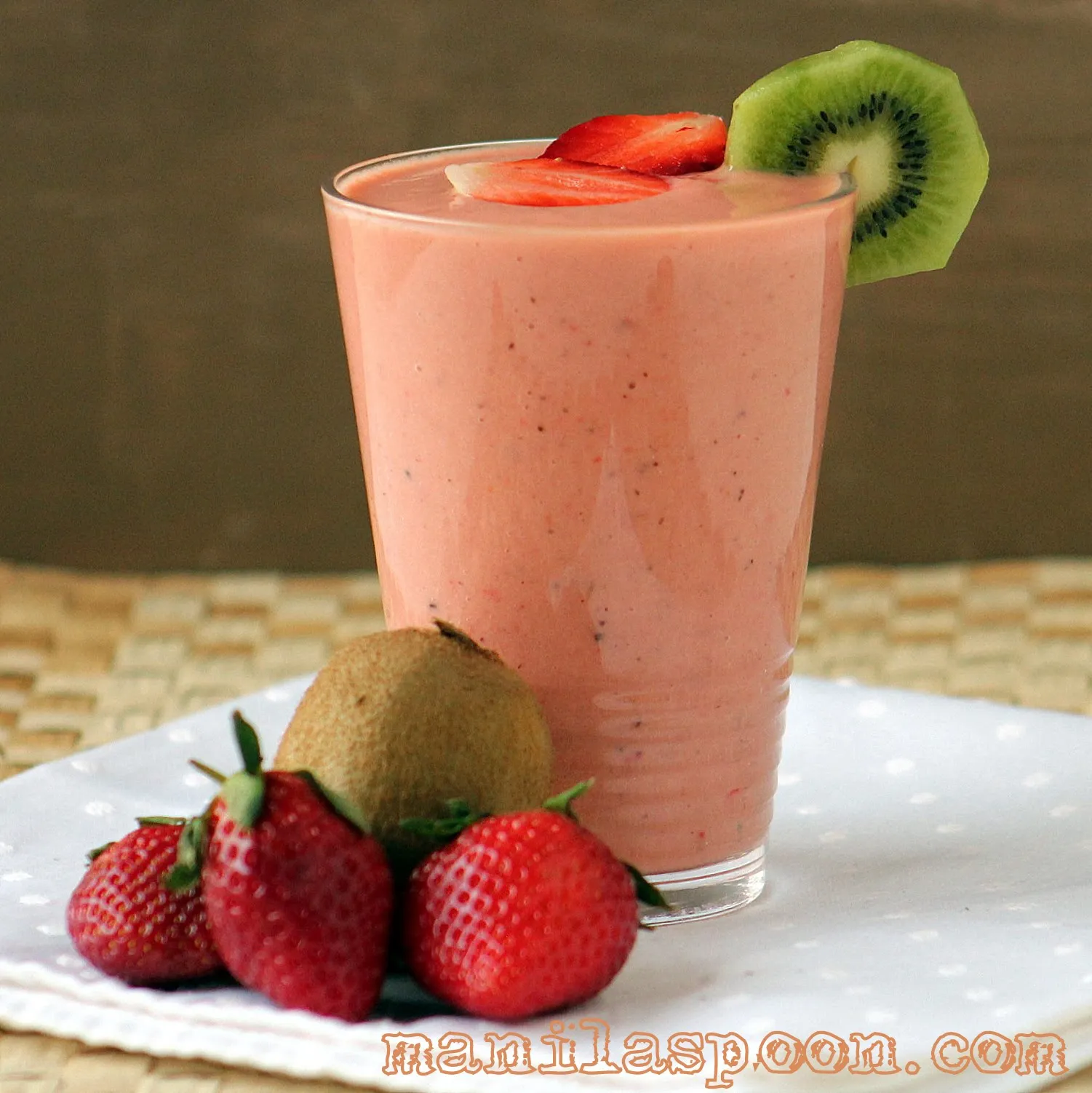 Strawberry Banana and Kiwi Smoothie