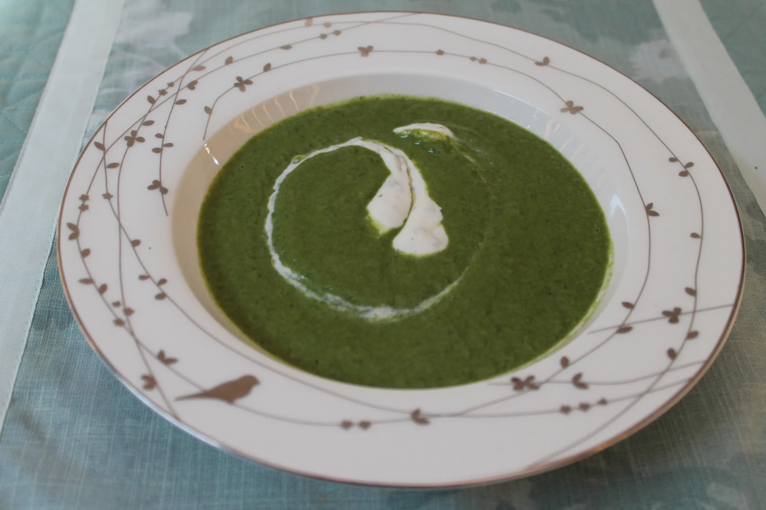 Sweet Pea and Spinach Soup with Fresh Mint