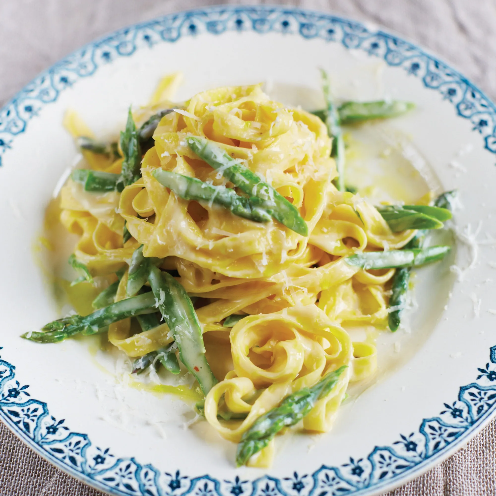 Tagliolini with Asparagus, Prosciutto, and Cream