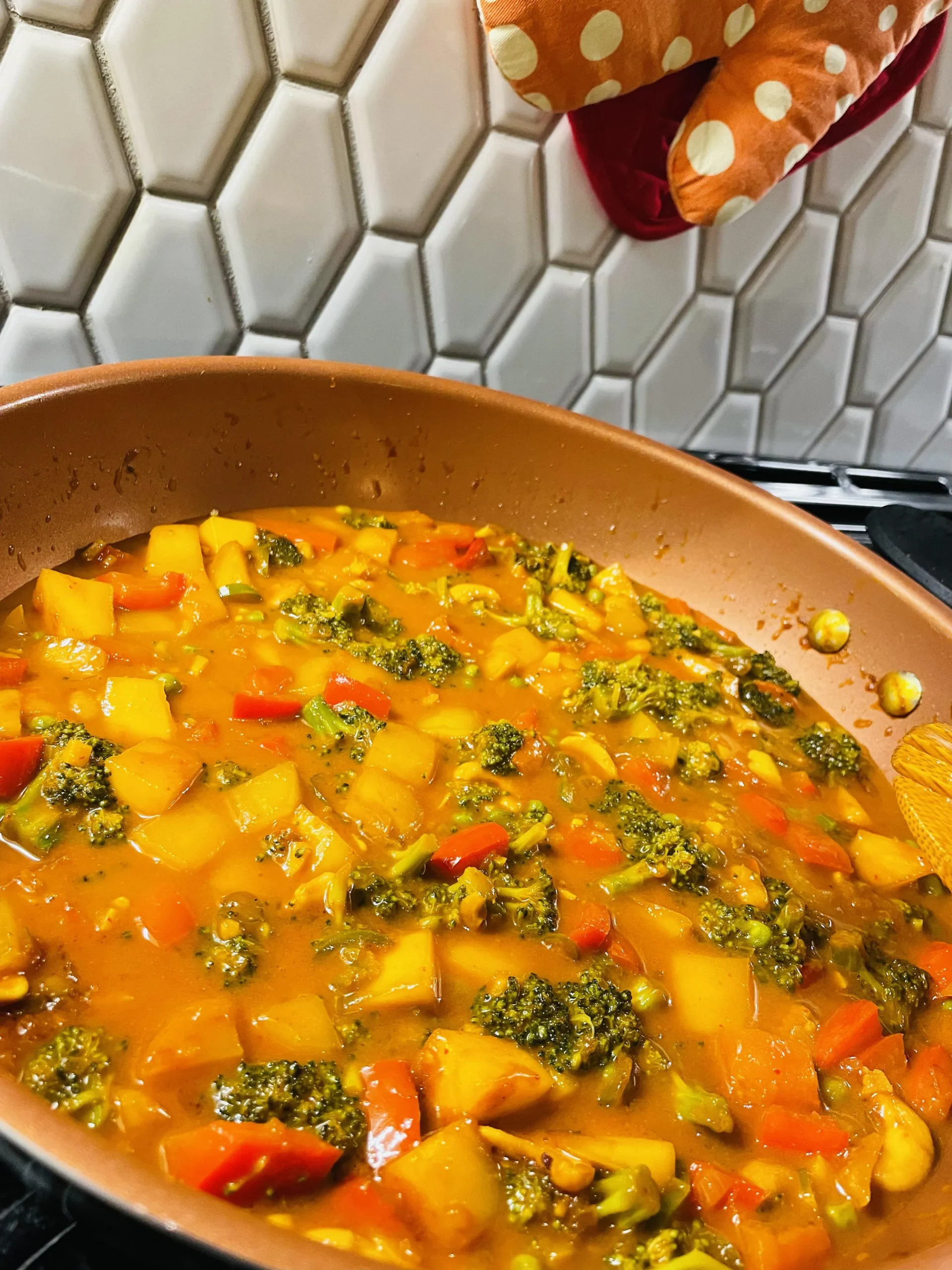 Thai Yellow Coconut Curry Mango