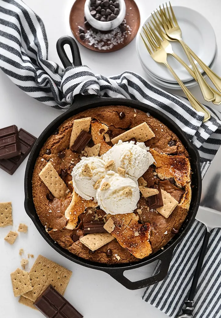 Toasty Ghosty Cookie Skillet