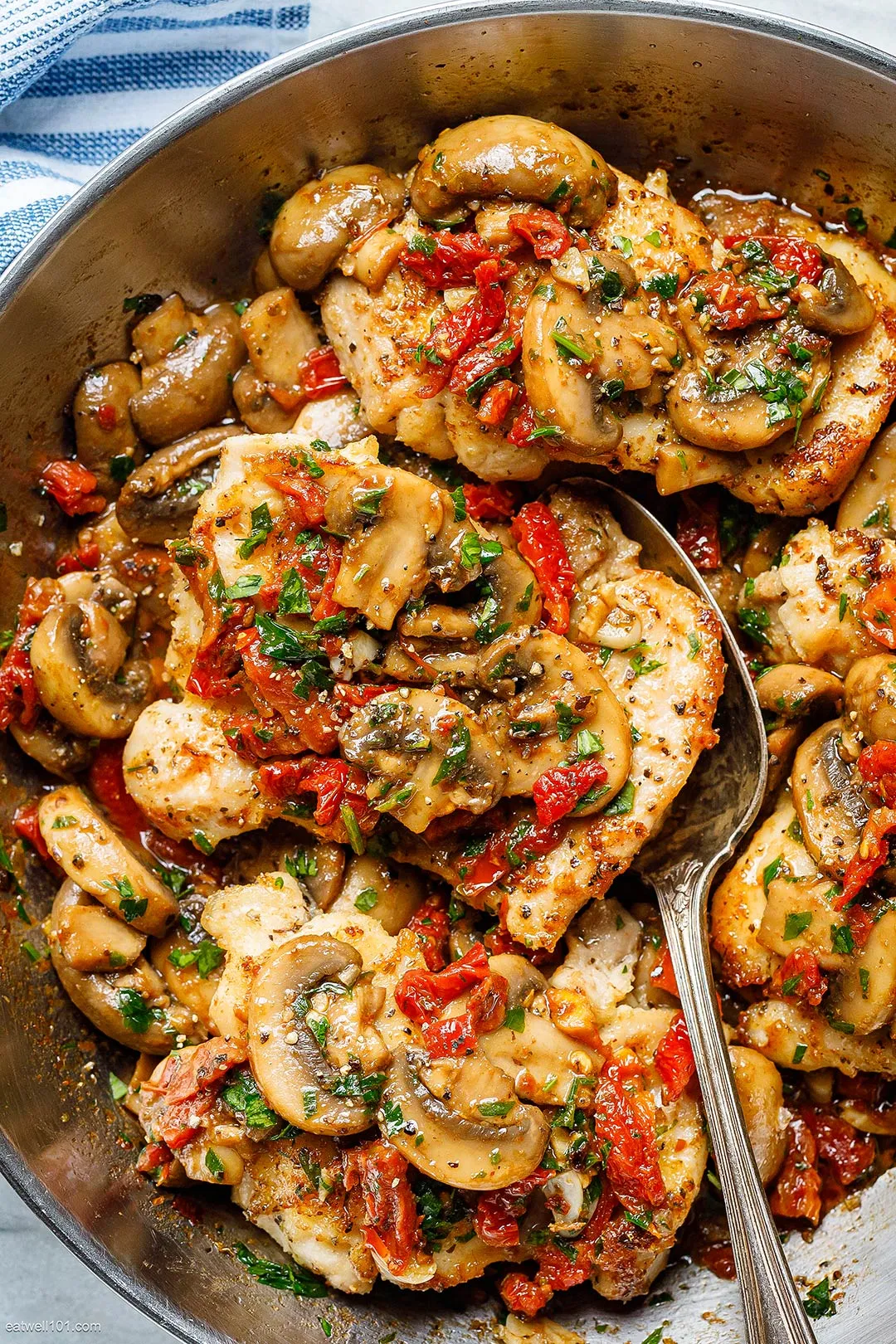 Tuscan No Peek Skillet Chicken with Tomatoes and Mushrooms