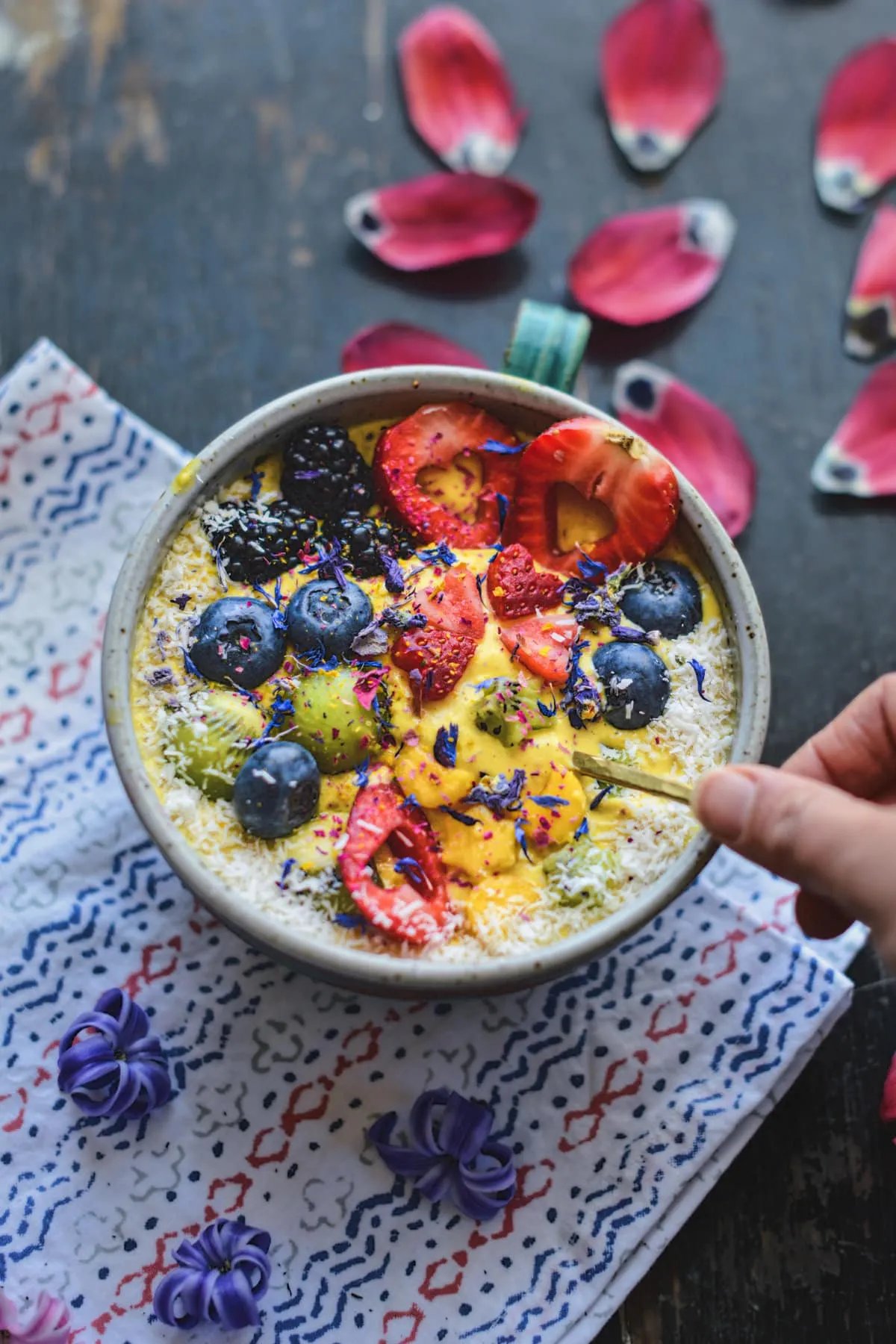 Vegan Mango Smoothie Bowl