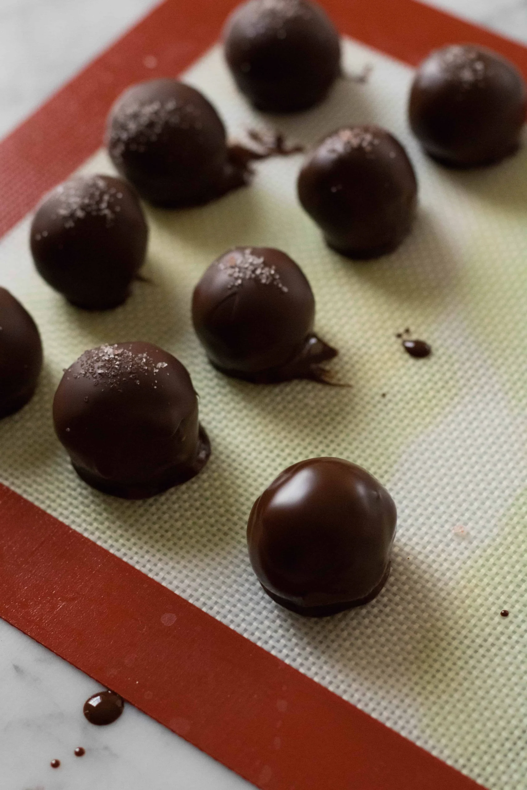 Wannabe Healthy Cookiedough Chocolate Balls