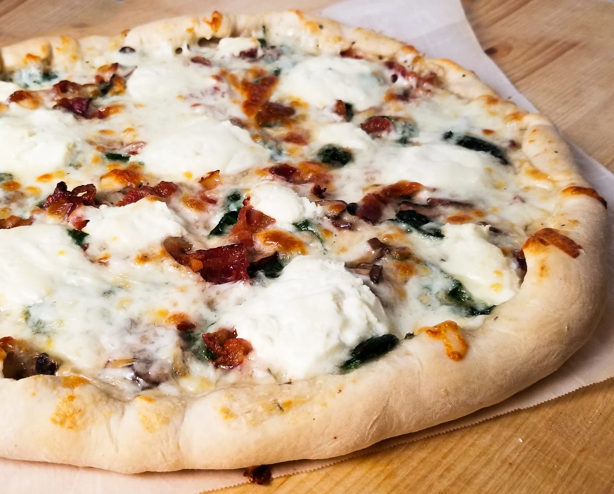 White Pizza with Bacon, Spinach, Mushroom